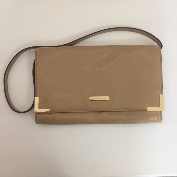 Michael Kors Handbags - Michael Kors patent leather nude handbag
